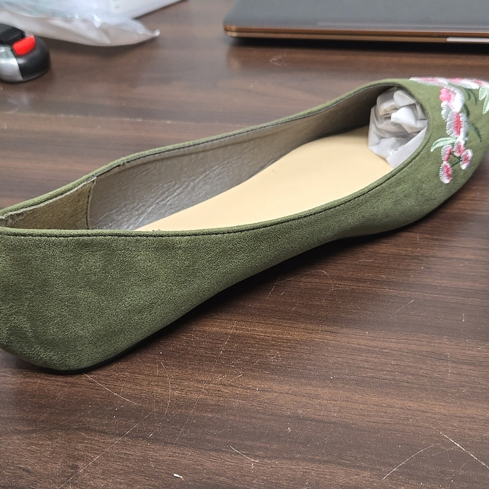 Charles Albert Size 9 Olive Green Floral Embroidered Vegan Ballet Flats - Picture 4 of 8